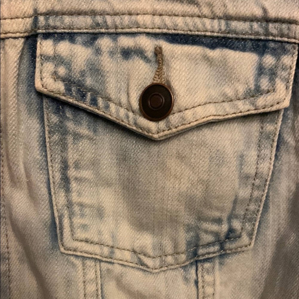 Forever 21 Blue Premium Denim Jacket Size Small - Picture 6 of 6